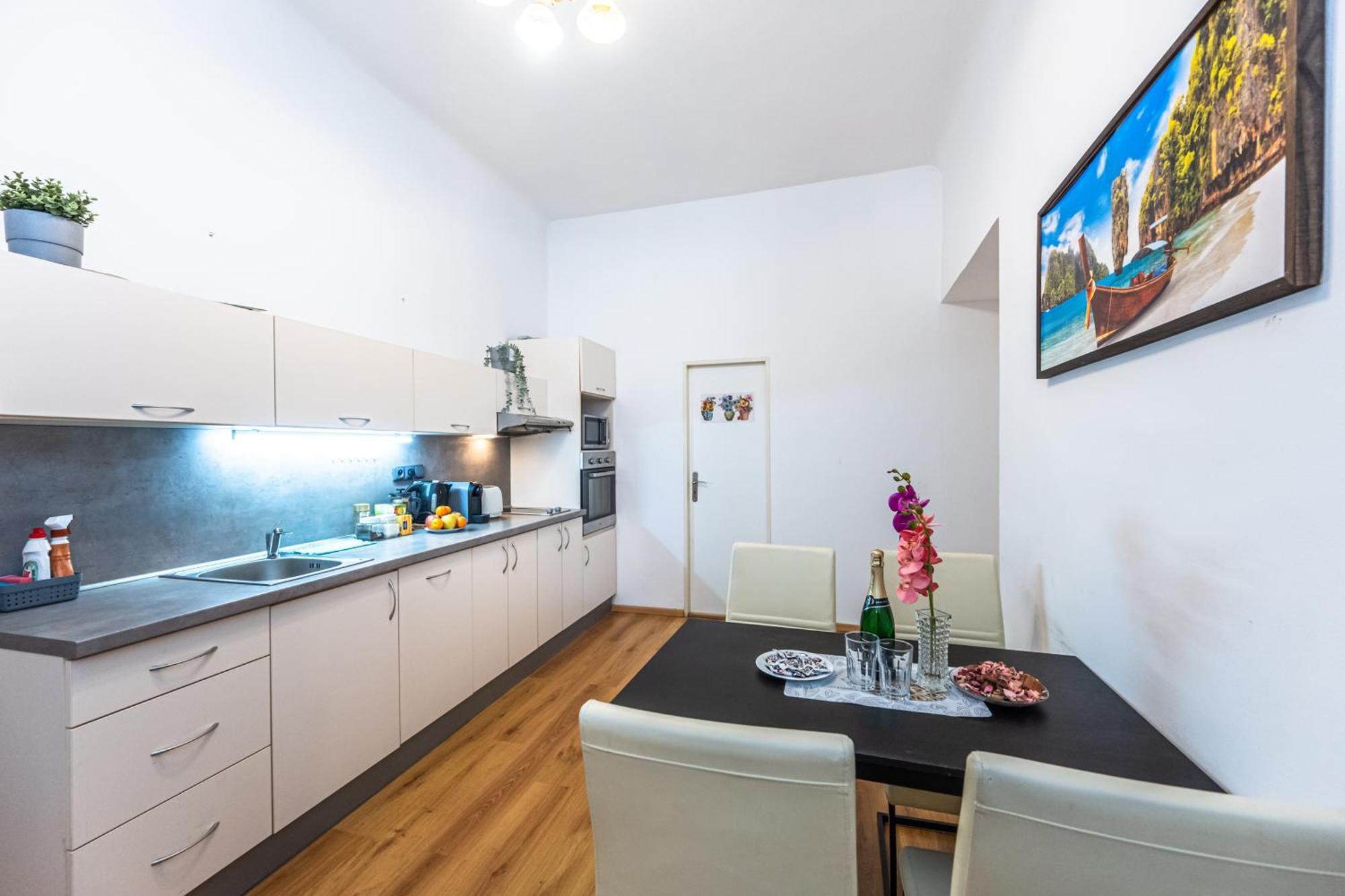 Wenceslas Square 2 Bedroom Apartment Прага Экстерьер фото