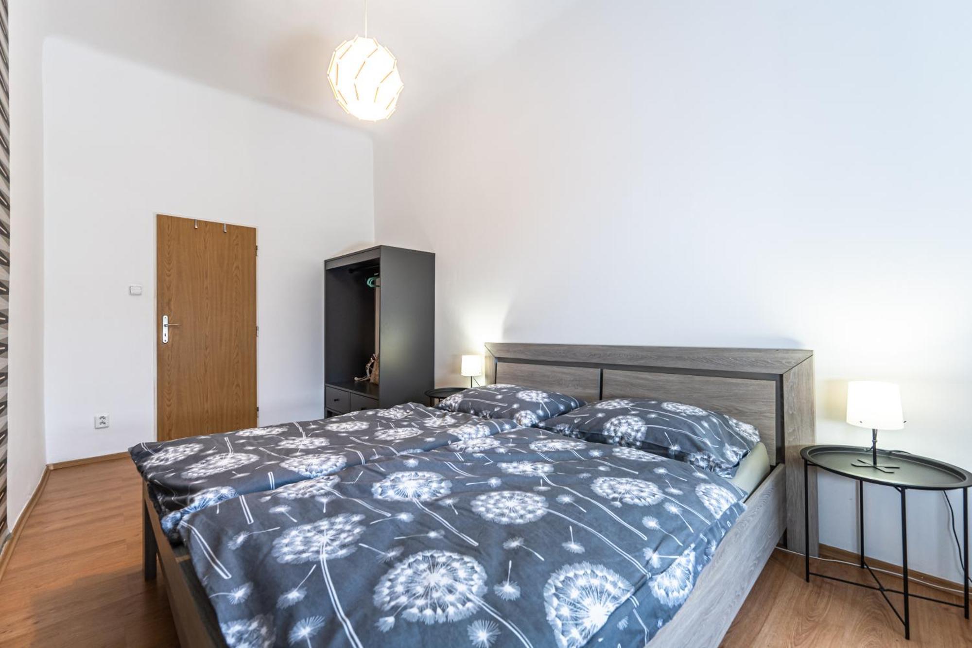 Wenceslas Square 2 Bedroom Apartment Прага Экстерьер фото